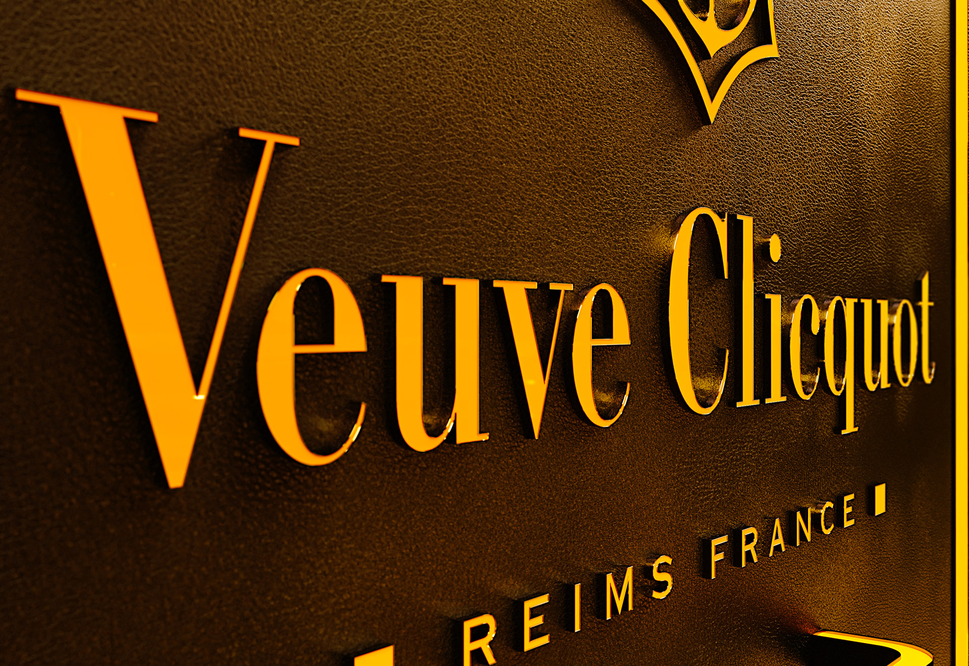 Veuve Clicquot Creative Display - DDA - project production design